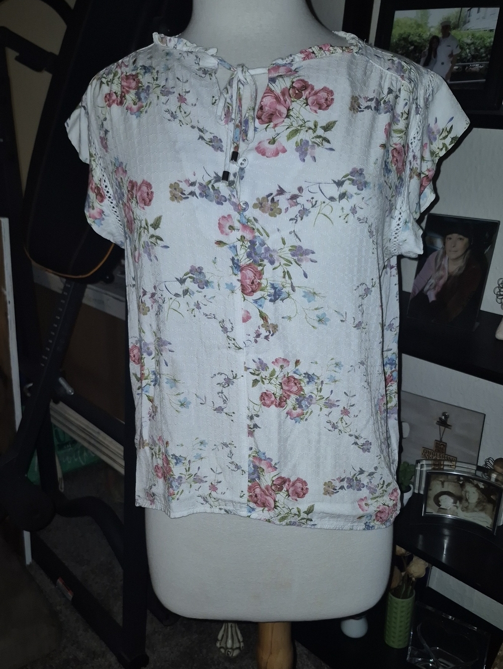 Buffalo David Bitton White Floral Tie-Neck Short Sleeve Top